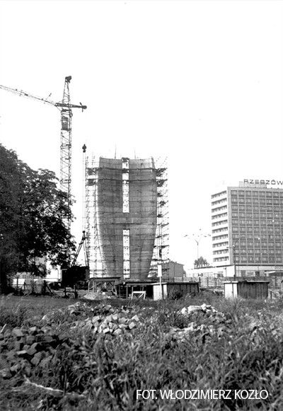 Budowa Pomnika Czynu Rewolucyjnego